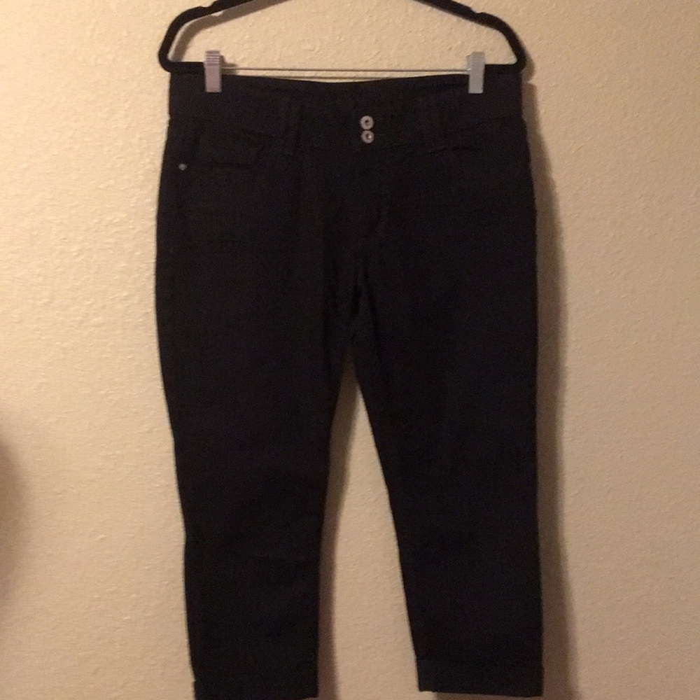 Arizona Black Capris Size 11